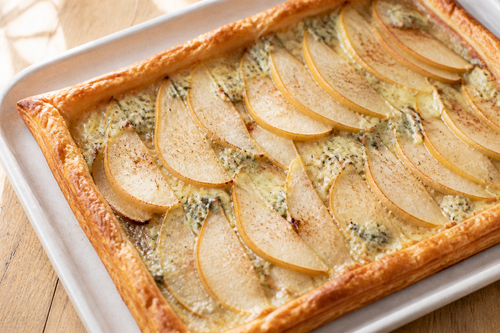 Tarte fine poire et fromage bleu — recette Gustant